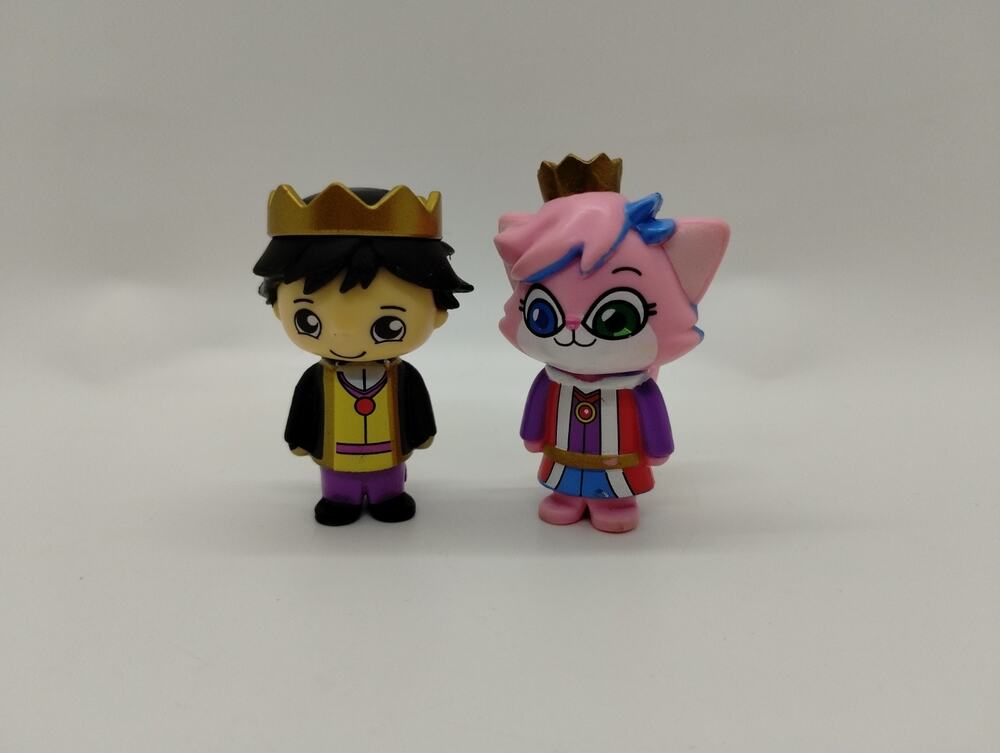 2 - Ryan’s World Figures 2”